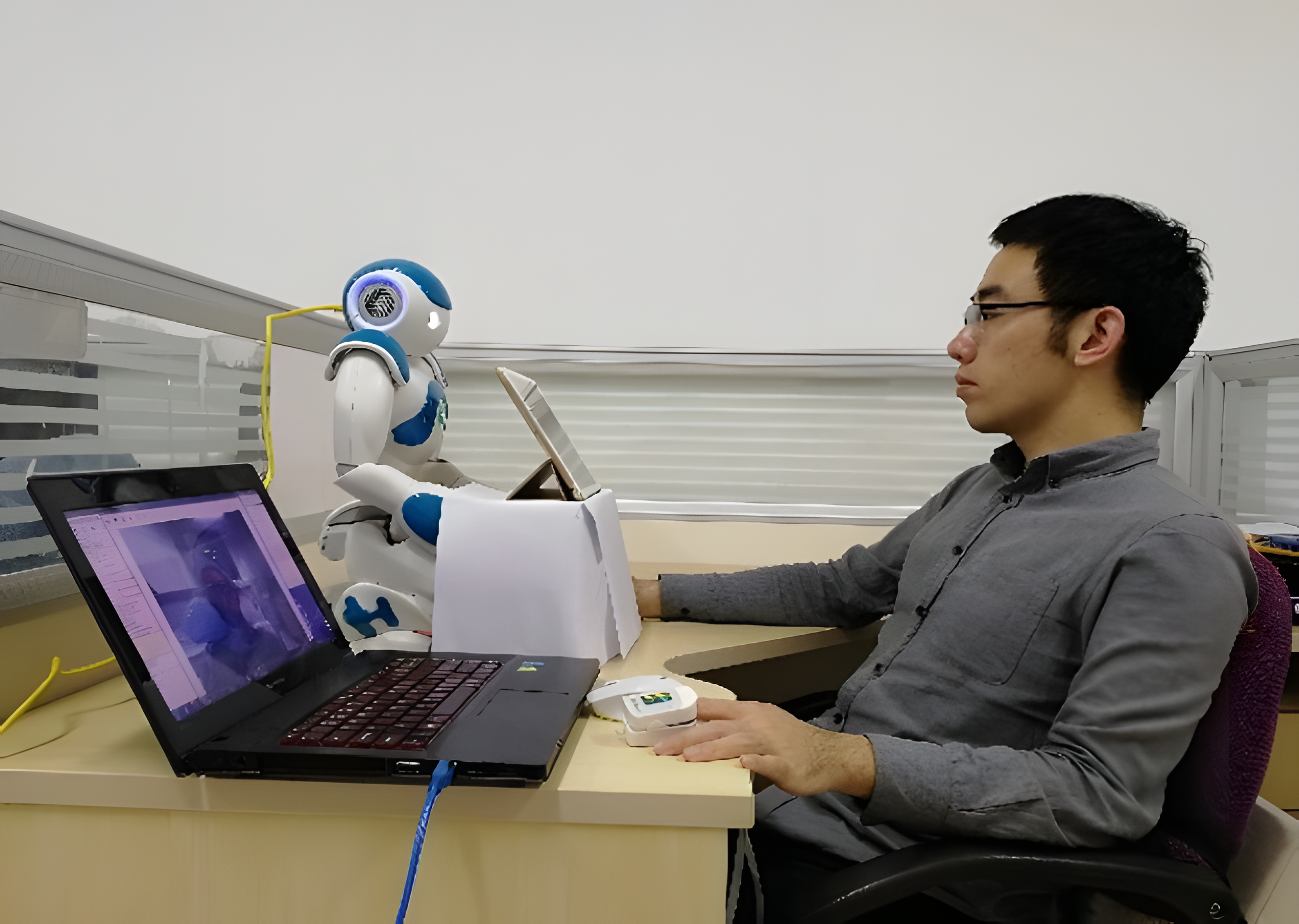 NAO-student1_高清放大.png